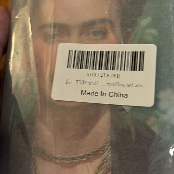Frida inspired Zipper wallet w/ two sides for credit cards/inside zipper pocket - Picture 4 of 8